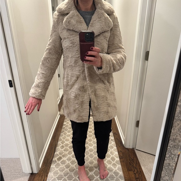 Textured Faux Fur Coat - Picture 3 of 4